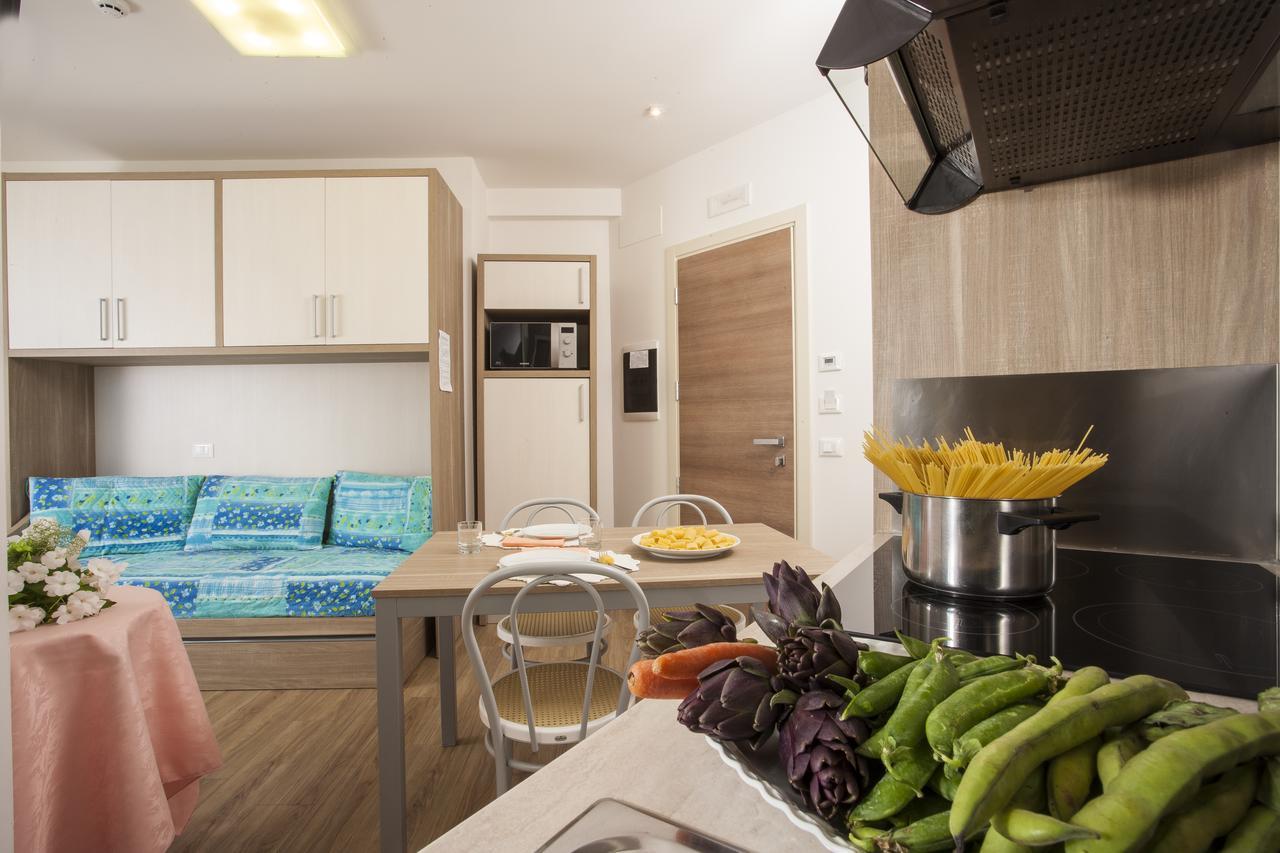 Beach Residence Gabicce Mare Buitenkant foto
