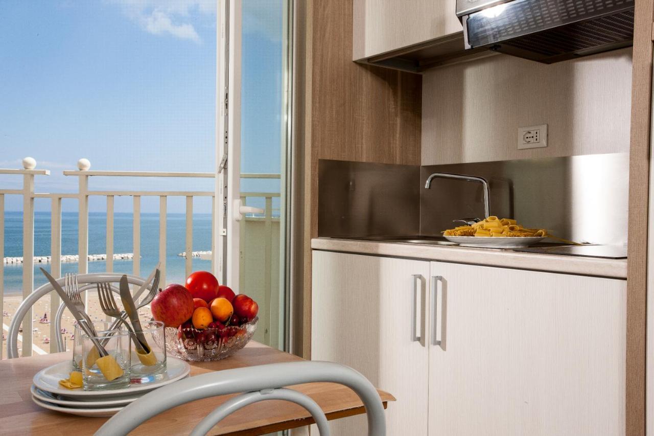 Beach Residence Gabicce Mare Buitenkant foto