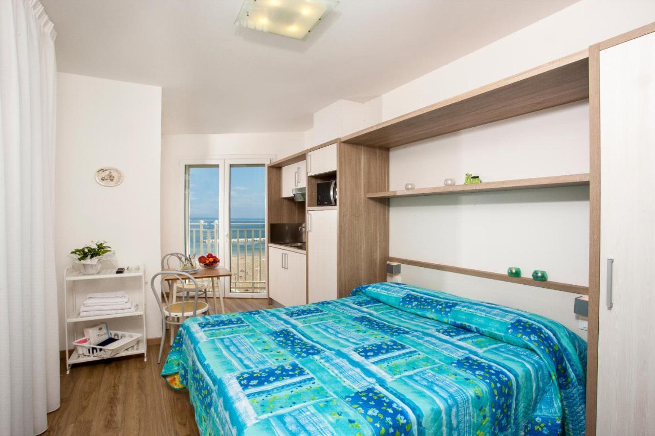 Beach Residence Gabicce Mare Buitenkant foto