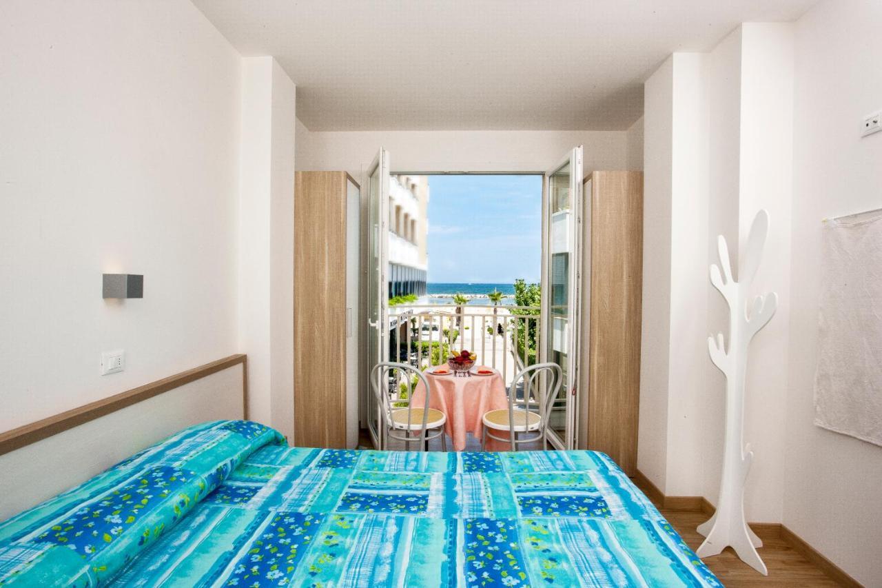 Beach Residence Gabicce Mare Buitenkant foto