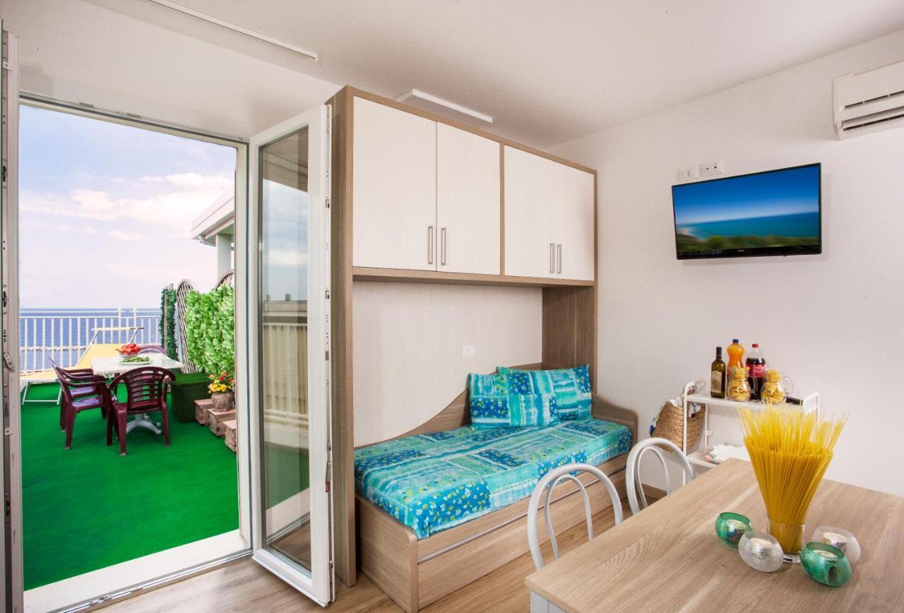 Beach Residence Gabicce Mare Buitenkant foto